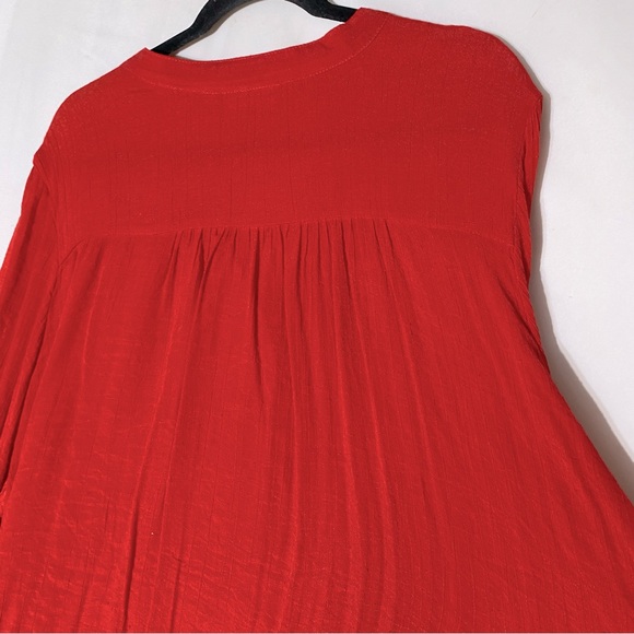 Avenue Red Flowy Pleated Front Button Up Blouse Top 26 - Picture 15 of 16